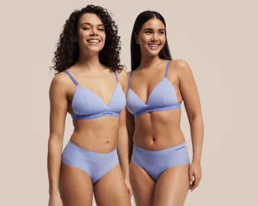 Campaign Photo of a woman who wears the Vray Women's Clothes