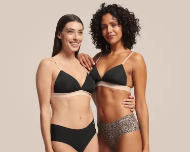 Campaign Photo of a woman who wears the Vray Women's Clothes